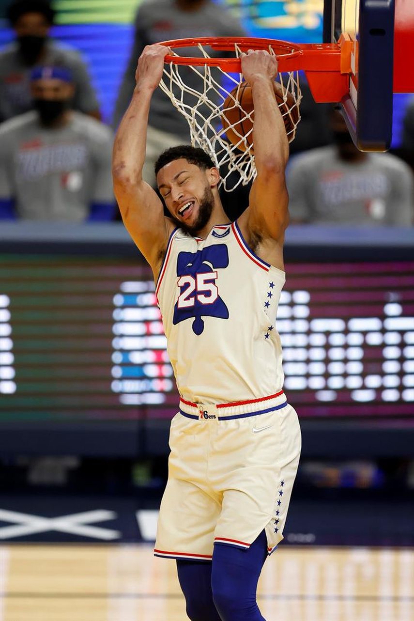 126-104. Ante los Hawks, Simmons, Embiid y Harris encabezan el ataque balanceado de los Sixers