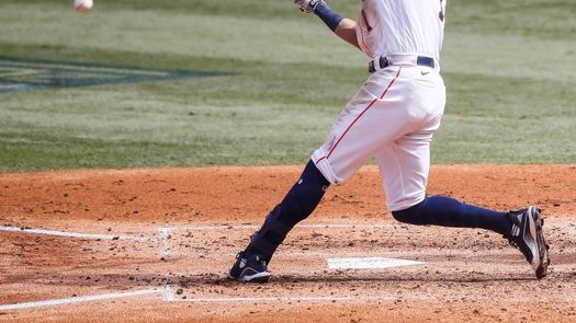 El poder de Correa, Altuve y Ozuna ayudan a Astros y Bravos a clasificar