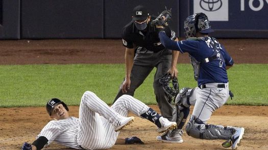 10-9. Colombiano Urshela da a Yanquis el boleto a la Serie Divisional