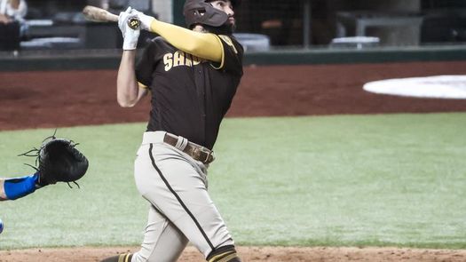 6-4. El boricua Víctor Caratini decide triunfo de Padres ante Rojos