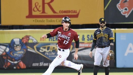 Las Águilas respiran por Peña y el panameño Otero, acercando 1-2 la final