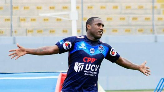 Luis Tejada anota en el triunfo del César Vallejo ante la UTC