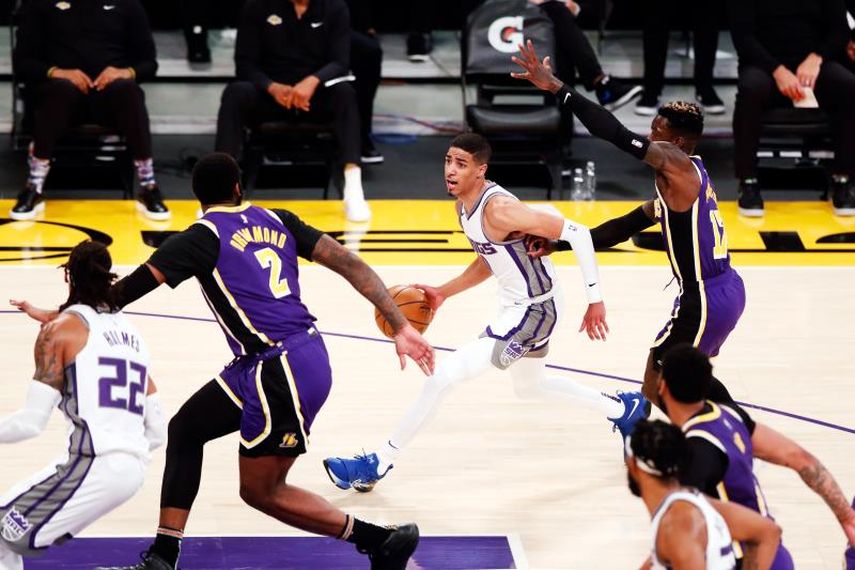 106-110. Los Kings endosan una derrota a los Lakers en el retorno de James