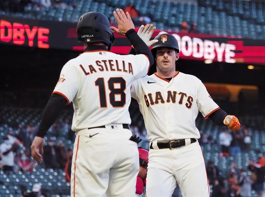 7-6. Yastrzemski inicia la lluvia de jonrones de los Gigantes sobre los Rojos
