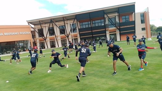 Los peloteros juveniles cumplieron este lunes su tercera jornada de entrenamientos con miras al Campeonato Nacional Sub-23 de Béisbol. Foto: Cortesía