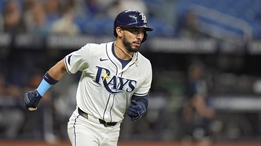 El panameño José Caballero le dará gran versatilidad defensiva y también mucha velocidad en las bases a los Yankees. Foto: Archivo