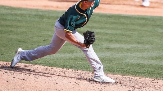 11-4. Minor lanza sólido para los Reales y con el respaldo de dos jonrones vence a los Vigilantes