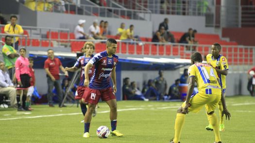 Plaza Amador manda en el “Derby del Pueblo”