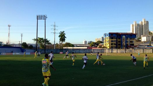 Chorrillo batalló con diez y tuvo para ganar ante el CAI