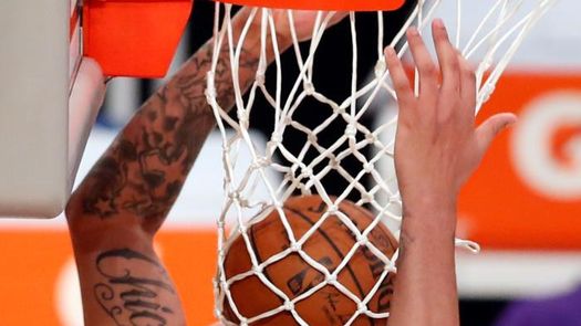 Anthony Davis sufre varias lesiones y será baja tres semanas con Lakers