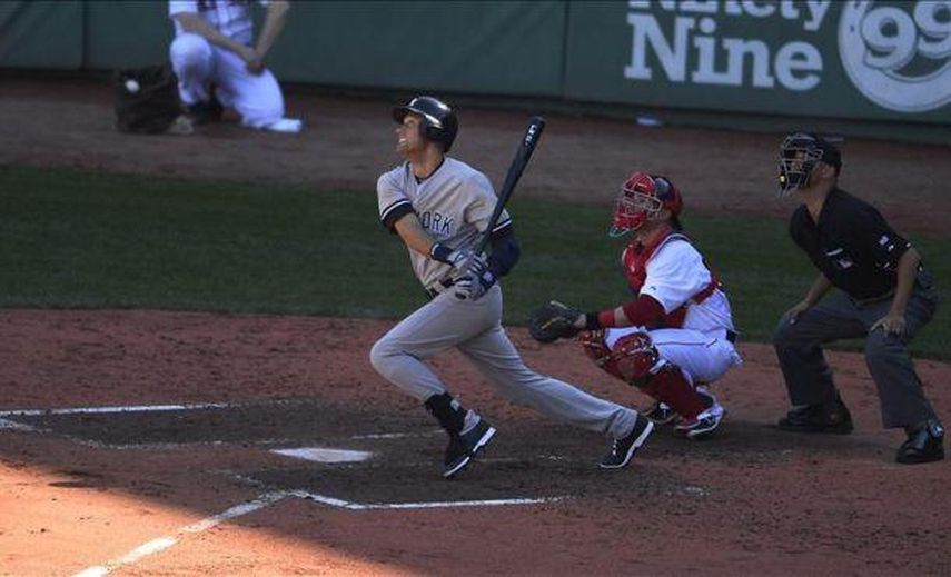 10-4. Jeter regresa al campo de juego pero pierden los Yanquis