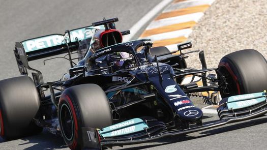 Hamilton: Lo di absolutamente todo, pero Max (Verstappen) mereció la pole