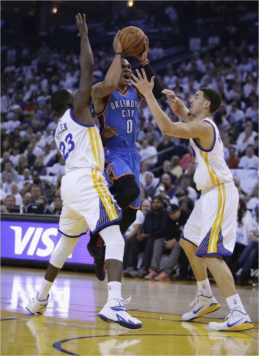 117-91. Barnes y la defensa de los Warriors silenciaron a Durant y Westbrook