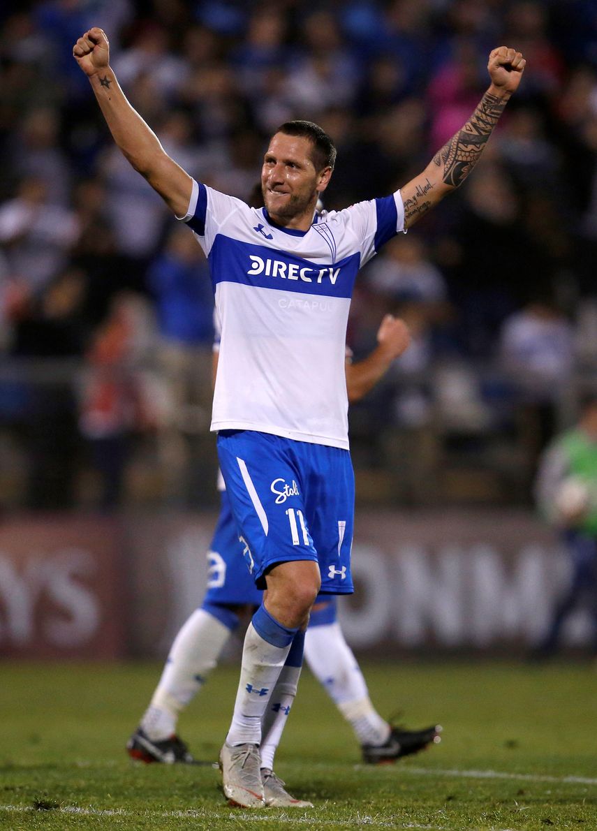 Universidad Católica se mantiene en la cima del torneo chileno pese a la derrota