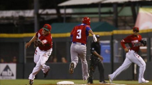 Francisco Campos brilla en triunfo de los Piratas en el béisbol mexicano