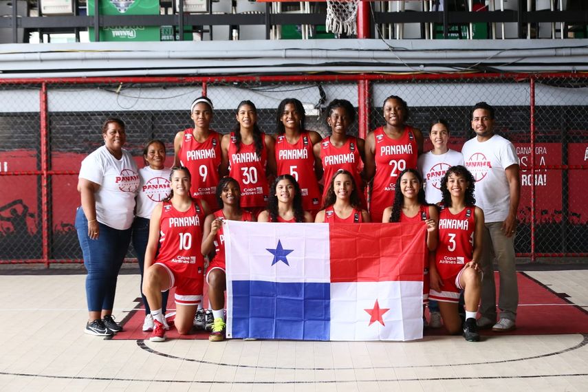 Panamá ante Guatemala en el Centrobasket Sub-17 Femenino
