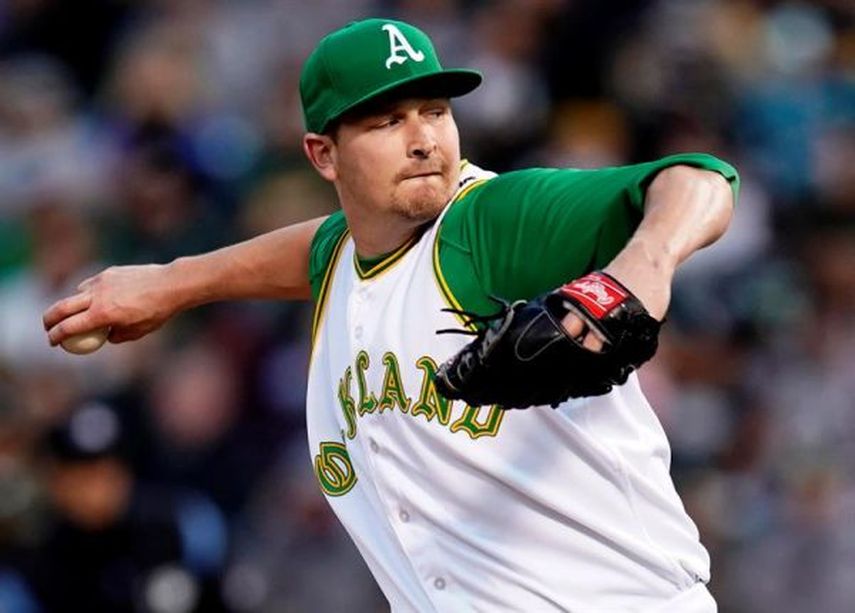 7-1. Cahill lanza sólido para los Atléticos y vence a los Astros