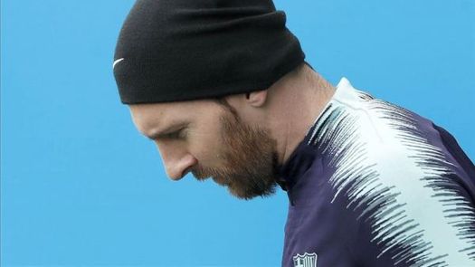 Messi, sin el alta médica, viaja a Milán