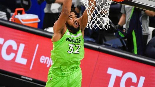 Towns da positivo a Covid-19; Rubio y Hernangómez, aislados; aplazan partido