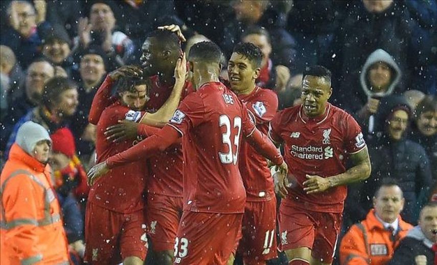 Arsenal y Liverpool empatan, Chelsea tropieza en casa y Leicester es colíder