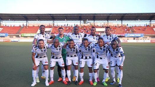 Tauro FC vuelve al triunfo, en el debut de Mike Stump