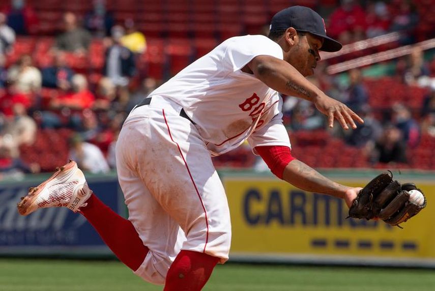 2-1. El dominicano Rafael Devers decide con cuadrangular solitario