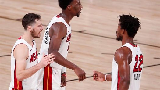 106-101. Dragic y Adebayo llevan a los Heat al segundo trifuno sobre los Celtics