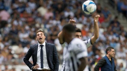 El uruguayo Alonso espera que el Monterrey recupere solidez en la defensa