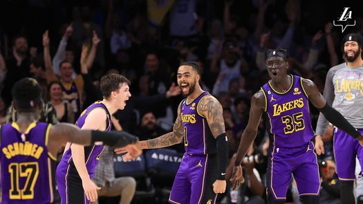 Lakers vencen a Raptors y siguen en racha