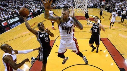 86-107. Leonard pone a los Spurs a un triunfo del quinto anillo