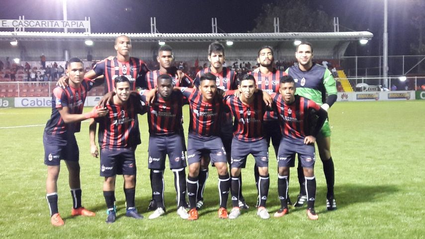 La academia acaba con el invicto del ‘Toco’ Castillo