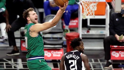 Doncic tumba a los Rockets con su primer triple-doble de la temporada