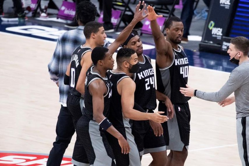 Los Nets alcanzan a los Sixers en el liderato de la Conferencia Este con la ayuda de los Bucks
