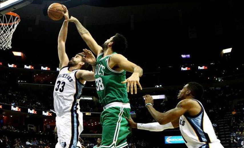 Faverani, de los Celtics, espera volver a la competición en 6 u 8 semanas