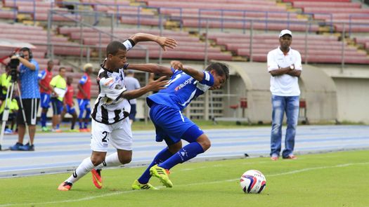 Tauro y Árabe Unido siguen sin despegar