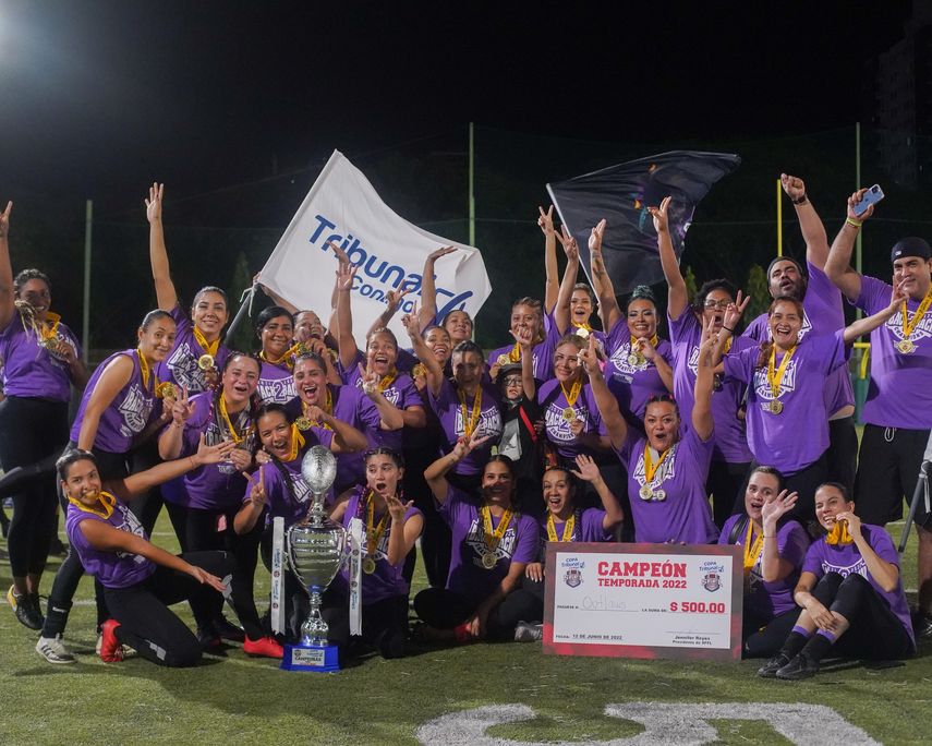 Oultlaws campeonas en la Silver Flag Football League.