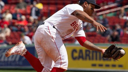 2-1. El dominicano Rafael Devers decide con cuadrangular solitario