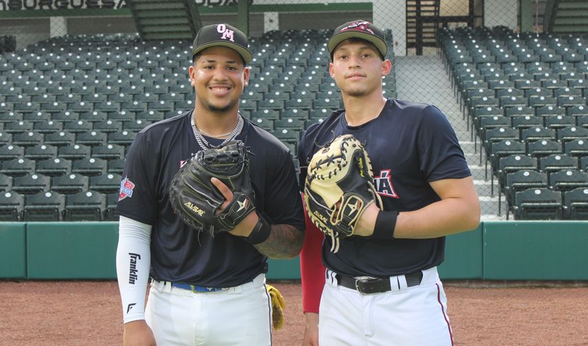 Los prospectos panameños Eduardo Tait (izq.) y Adrián Sugastey (der.) serán piezas claves en el equipo de Panamá para el Premundial U23. Foto: Aurelio Ortiz