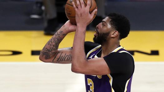 122-105: Jokic y Campazzo destrozan a los Lakers que tiemblan por la lesión de Davis