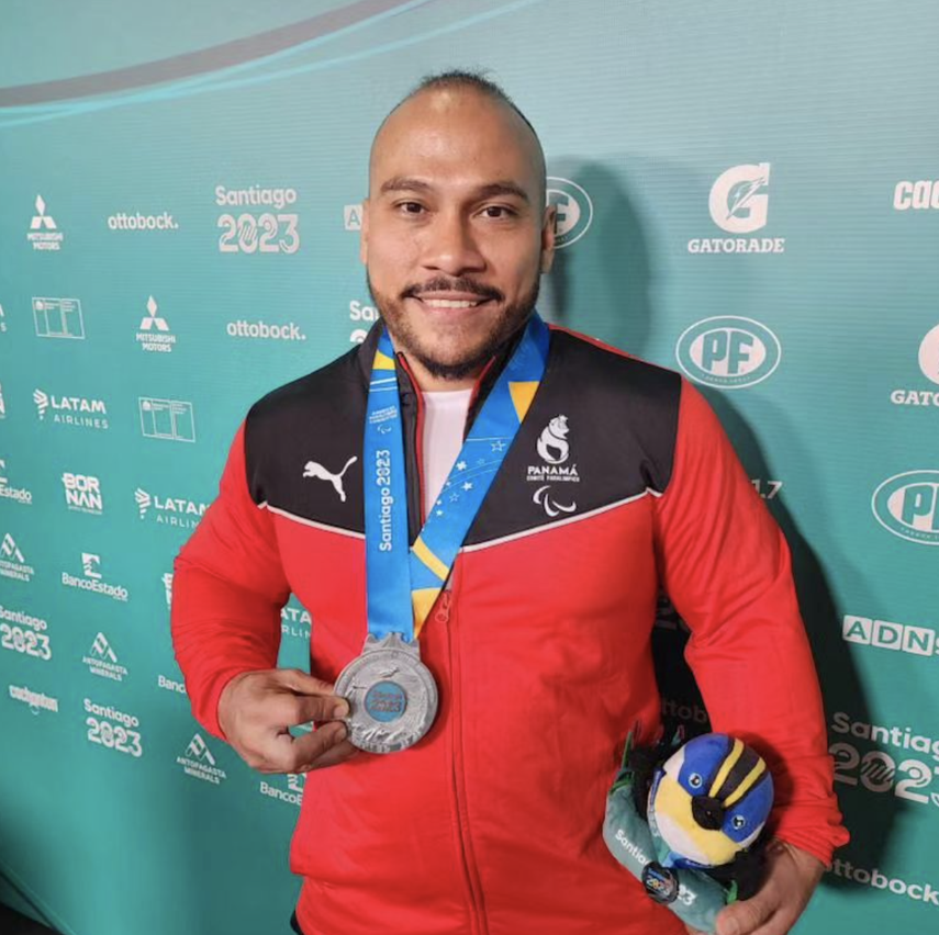 Rey Dimas se cuelga la plata en Santiago 2023