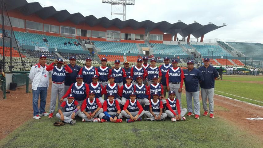 Panamá le propina paliza a Nicaragua y se acerca a semifinales