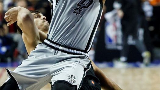 108-106. DeRozan vuelve a liderar segundo triunfo consecutivo de Spurs