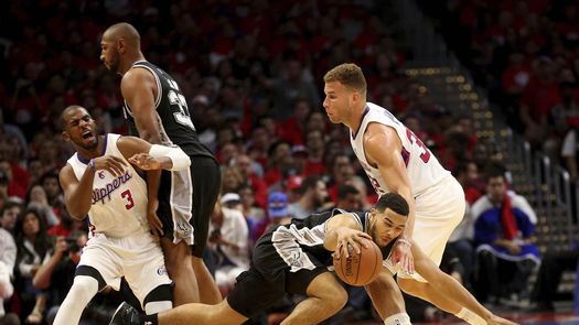 107-92. Griffin y Paul devoran a los Spurs