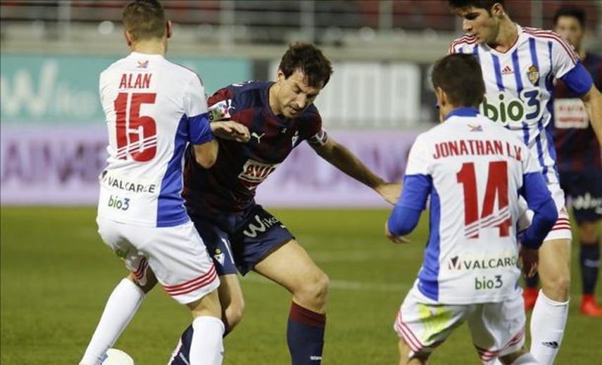 El Eibar cede a Mikel Arruabarrena al Huesca hasta el 30 de junio