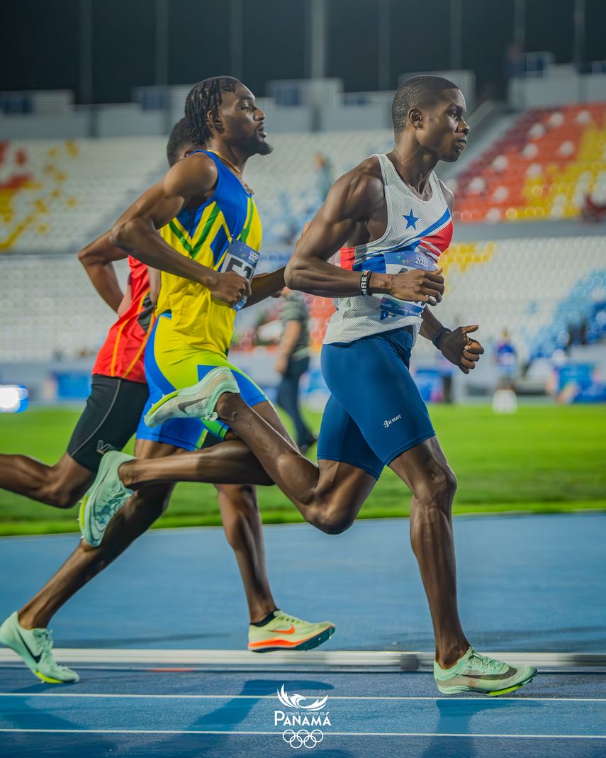 Gianna Woodruff logra medalla de plata en 400 m vallas