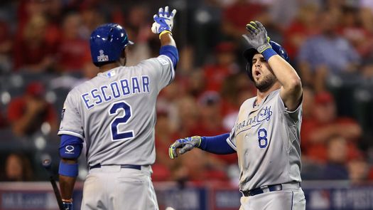 3-2. Moustakas fue el héroe del triunfo sorpresa de los Reales