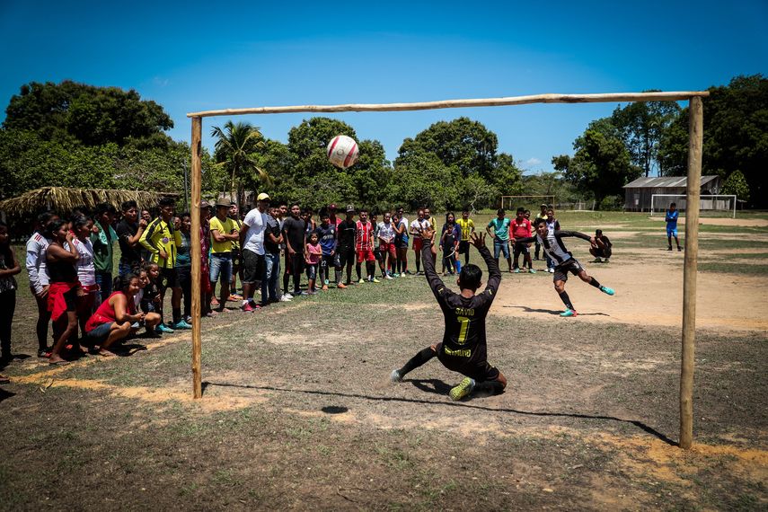 La Champions League de la Amazonía, un balón de oxígeno en medio del fuego