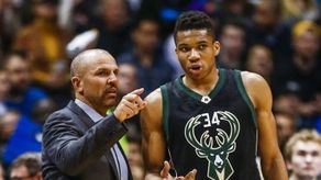 128-121. Antetokounmpo sentenció a los Rockets con un triple-doble