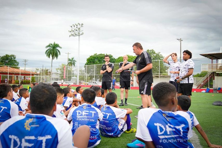 Real Oviedo llegó a Panamá para realizar clínica de fútbol