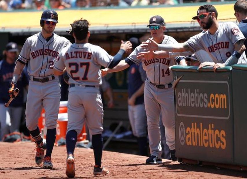 Los Astros imponen su condición de campeones; Marineros no ceden